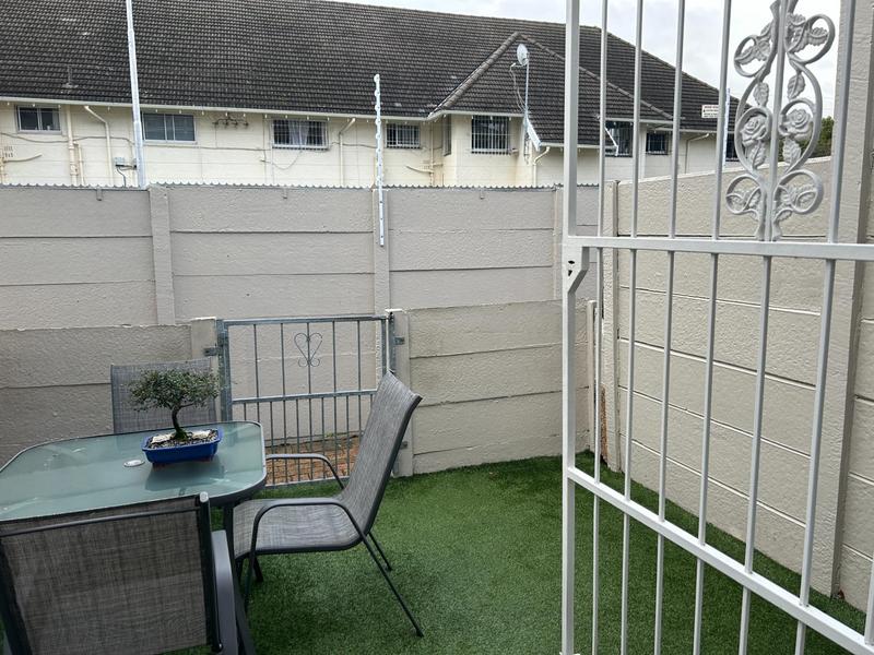 1 Bedroom Property for Sale in Kenilworth Western Cape